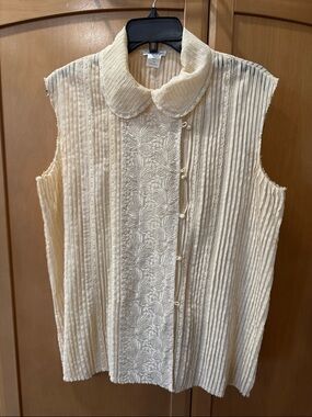 Oscar de la Renta Cream Pleated Sleeveless Button-Down Top